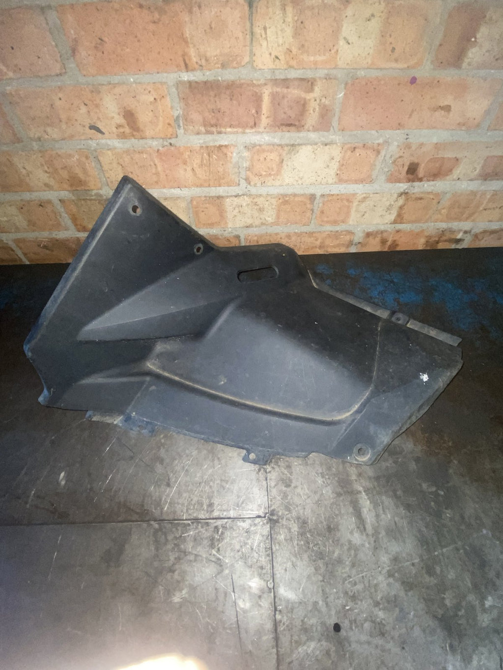 Used Suzuki KingQuad 500 left hand inner mudguard panel