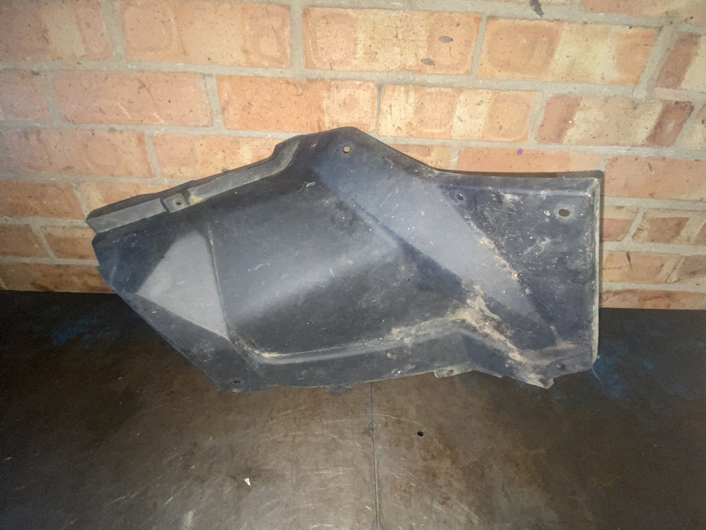 Used Suzuki KingQuad 500 right hand inner mudguard panel - side