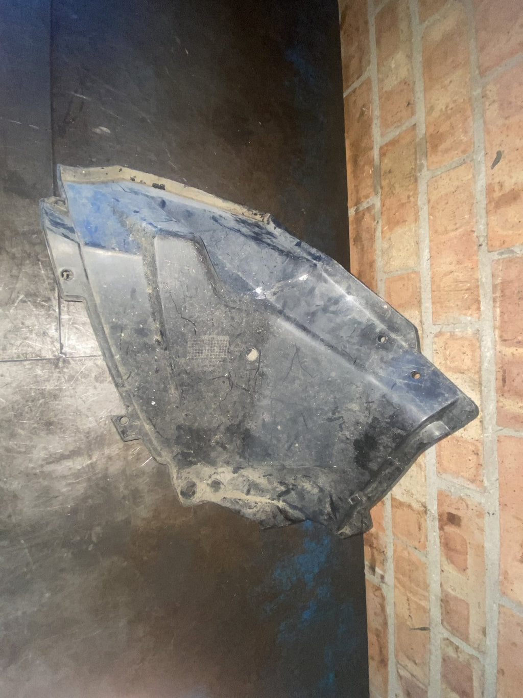 Used Suzuki KingQuad 500 right hand inner mudguard panel - back