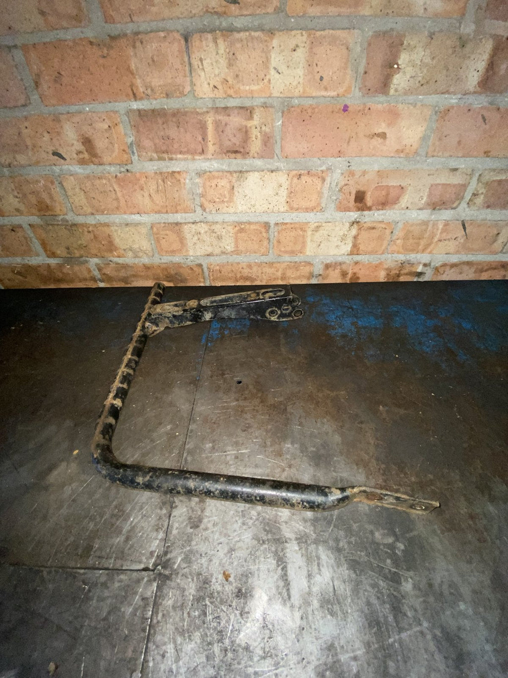 Used Honda TRX footwell bracket - left hand